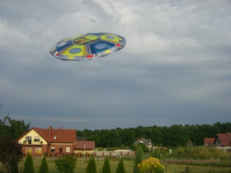 UFO - Dmuchany latający dysk 80 cm HIT !!! 00029