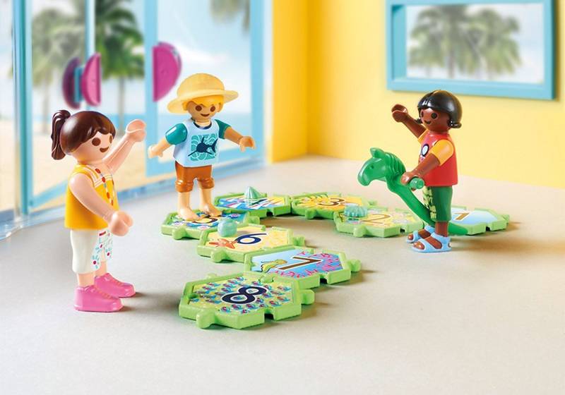 Playmobil Family Fun Kids Club 70440